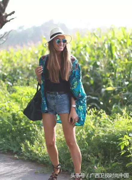 皮肤黑穿大红好看吗,皮肤黑穿黄色好看吗