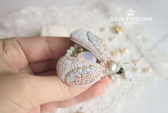 1分钟爱上的昆虫胸针 俄罗斯妹纸用了多少好材料?