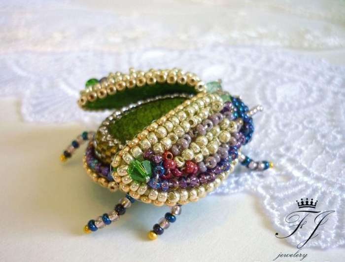 1分钟爱上的昆虫胸针 俄罗斯妹纸用了多少好材料?