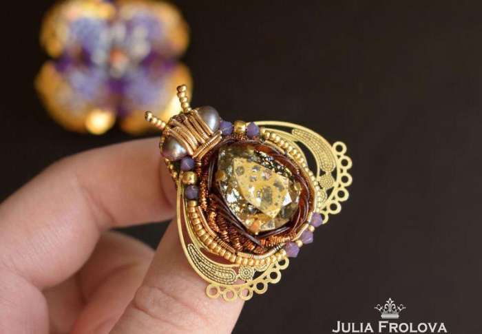 1分钟爱上的昆虫胸针 俄罗斯妹纸用了多少好材料?