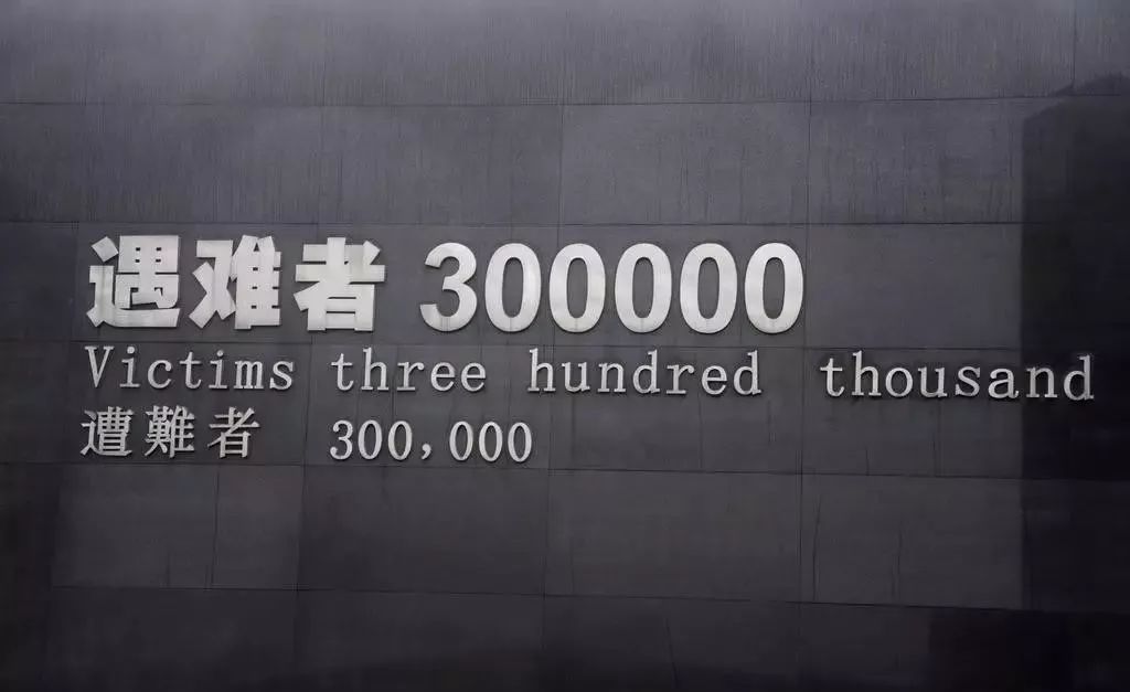 毒打、强奸、*虐性**……他把一个女人的真实故事画成漫画，看到第几张你哭了？