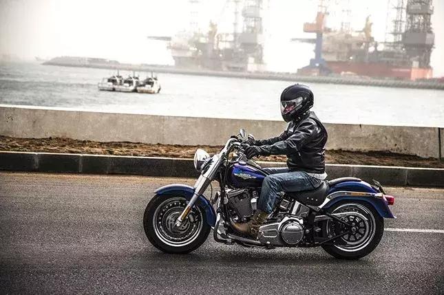 花1万多买台摩托车值不值,花半年工资去买一台摩托车值得吗