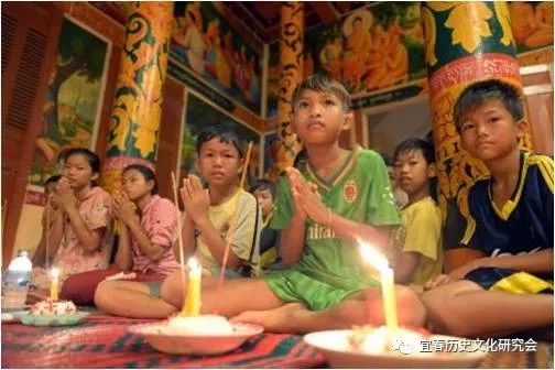 我向青天问明月文/任桃英