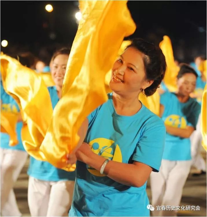 我向青天问明月文/任桃英