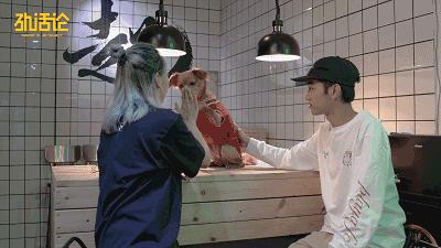 《劲话论》第21期丨阿甘鞋七夕特别款，让七夕这道送命题变送分题