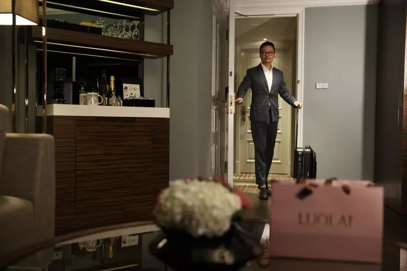 这些年的旅途，是谁在陪你睡？