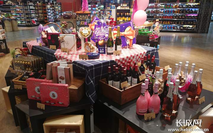 石家庄：七夕节拉动“浪漫消费”众多市民为爱情“买单”