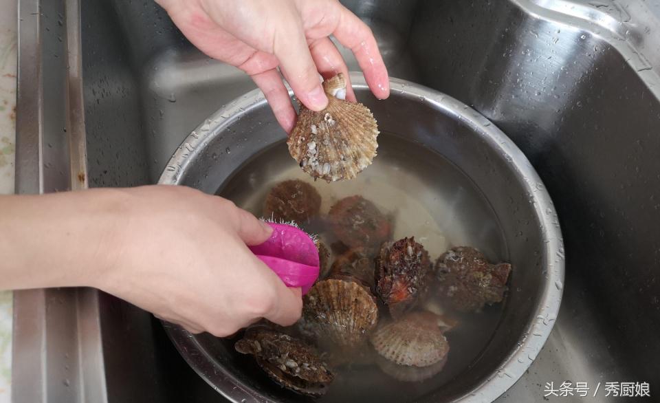 扇贝要这样做才好吃,简单营养又美味,下酒的好菜,一大盘不够吃
