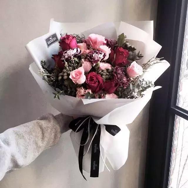 情人节玫瑰花语和图片大全,不同颜色玫瑰代表的花语