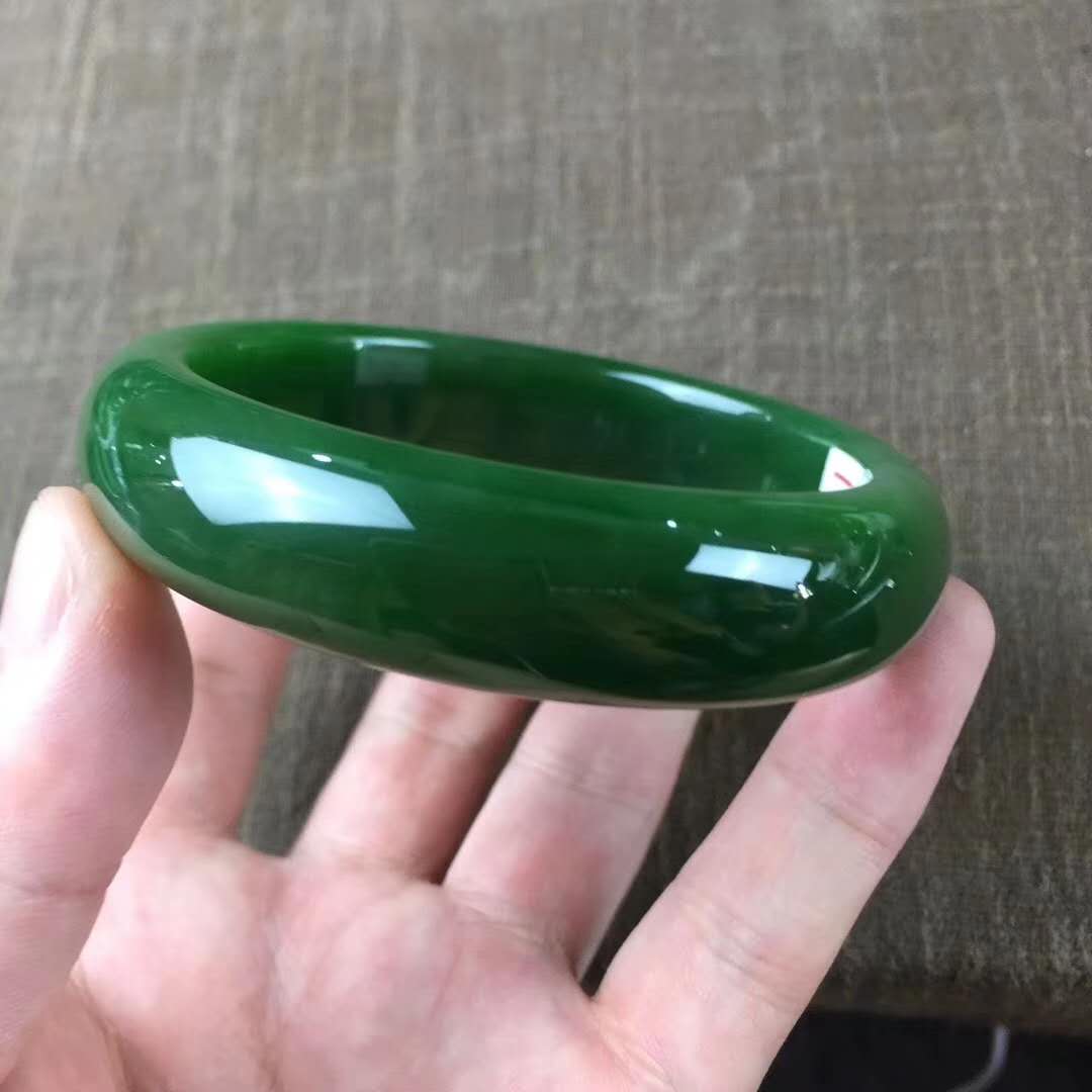 七夕礼物辨别,买和田玉镯注意事项和禁忌