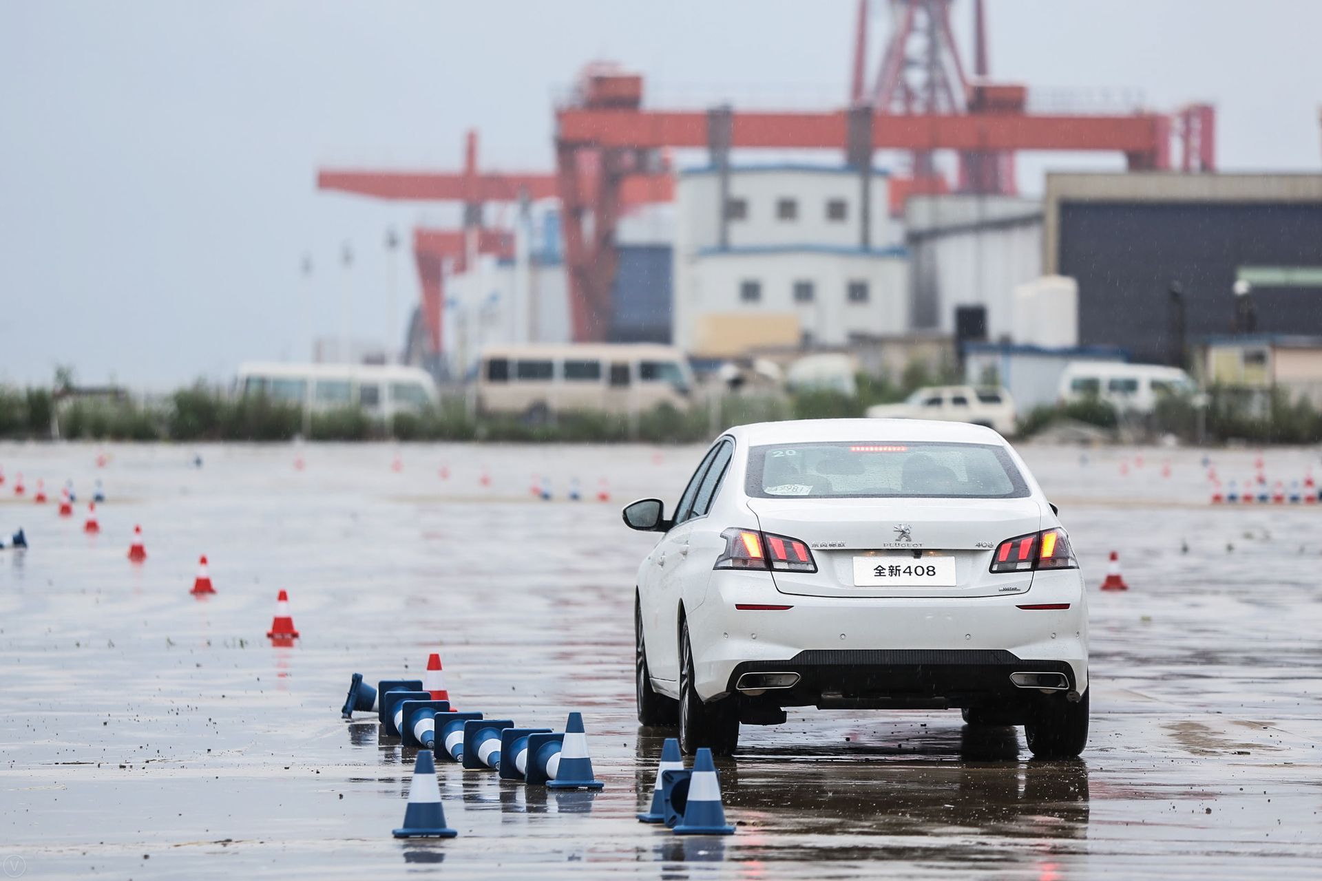 的士速递4开场,的士速递标致308