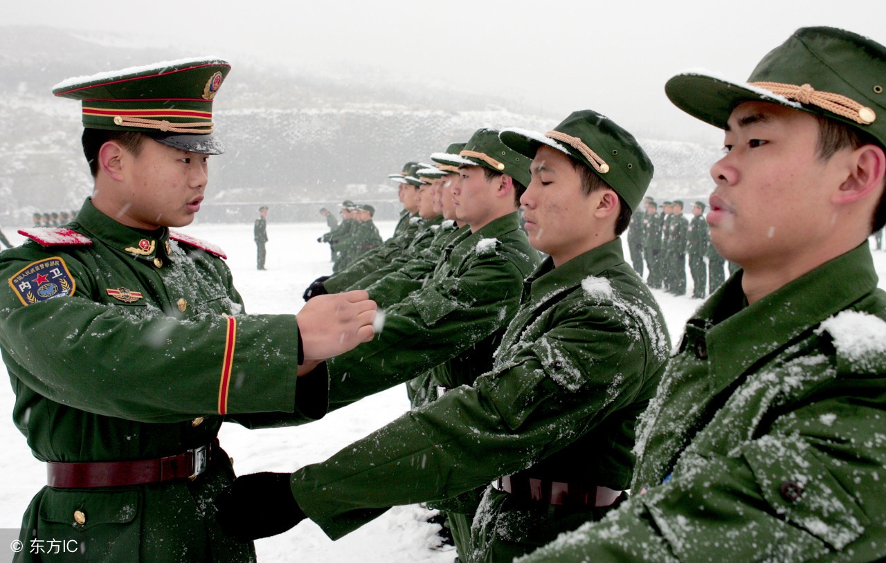 军人如何正确对待部队苦累压力,军人的苦和委屈