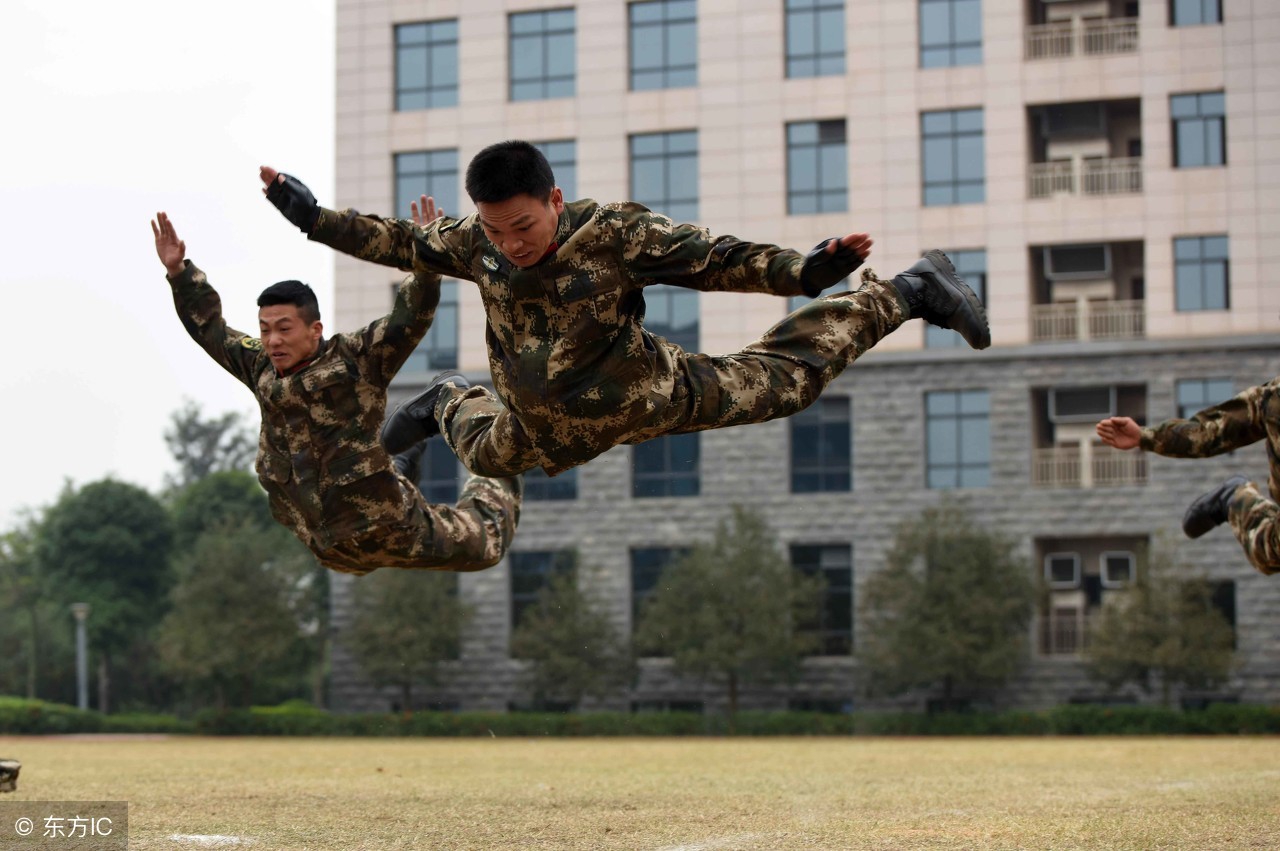 军人如何正确对待部队苦累压力,军人的苦和委屈