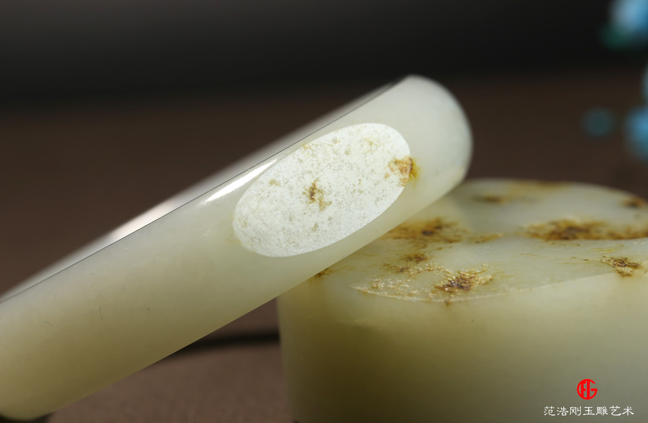 玉镯不戴怎么养能透亮,普通的玉镯能养好吗