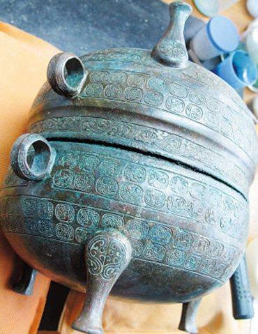 出土千年青铜文物,千年出土的青铜器