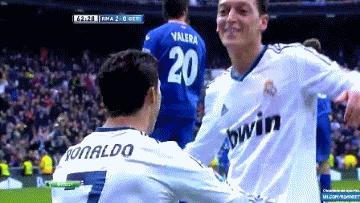 足坛令人难忘的画面,足坛温情瞬间合集