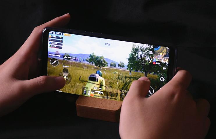 荣耀note10上手真的大的夸张吗,荣耀note10大屏手机屏幕总成