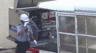 日本机场等候行李视频,日本搬行李视频