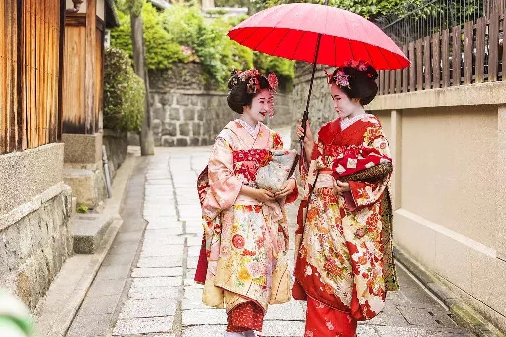 日本机场等候行李视频,日本搬行李视频