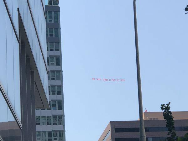 光骗岛内还不够为救年底选情，蔡英文带陈菊骗到美国