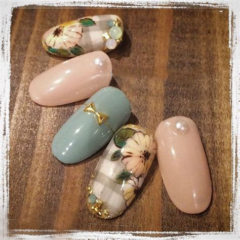 想要闪闪发光的美甲,美甲简单款式显白巧克力色