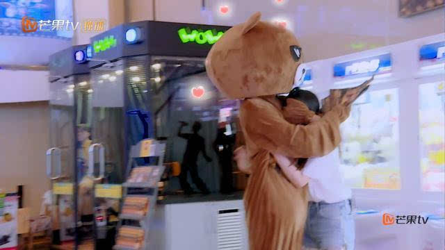 谢娜张杰狗粮何炅,张杰谢娜狗粮