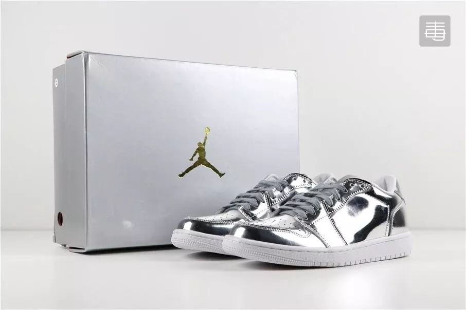 晒鞋丨用相机和鞋引爆这颗潮流*弹炸**