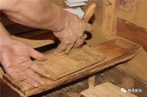 「发现」蒙自这种用刀切出来的“黄金丝”，在云南“怪”出名的！