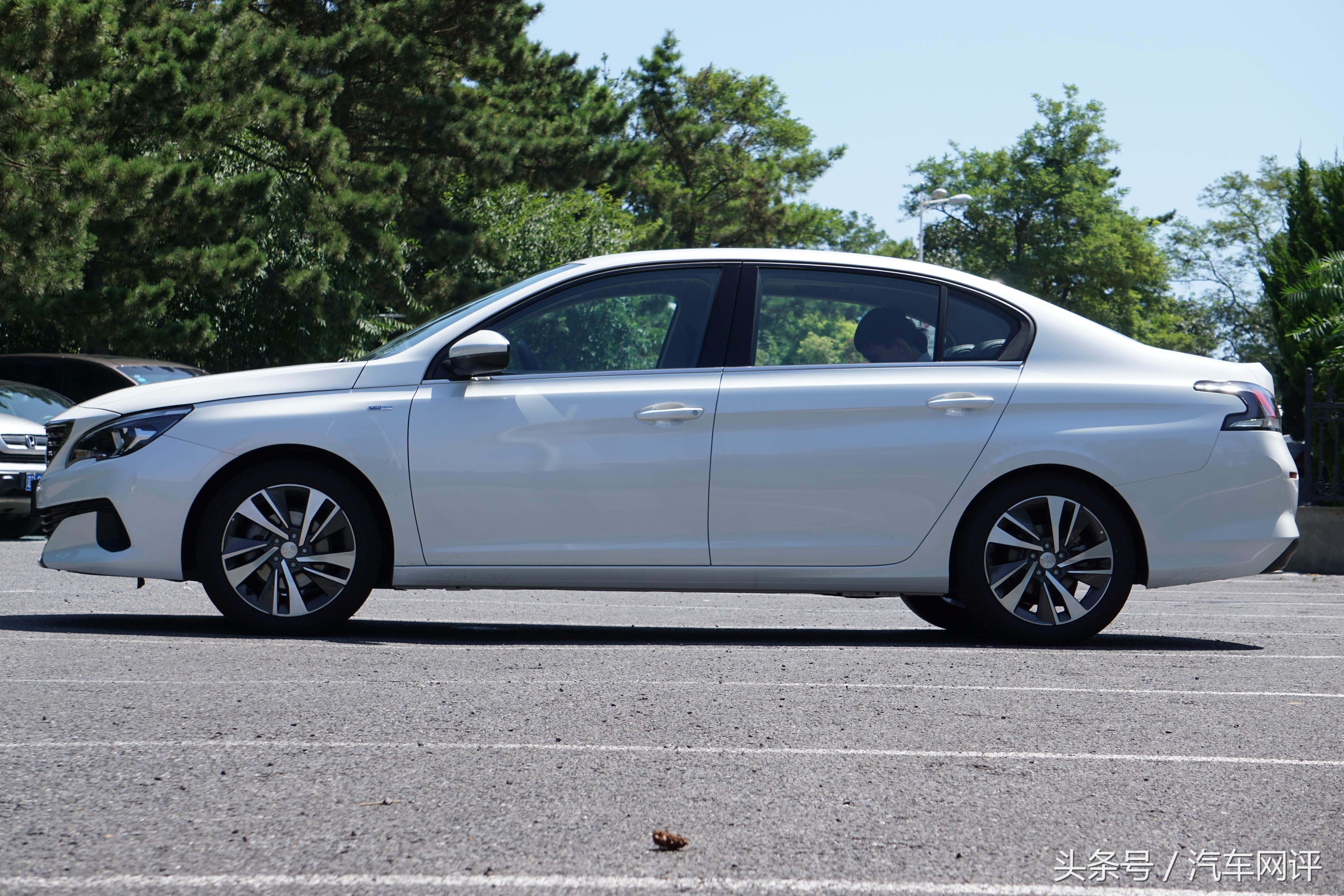 2011款东风标致408是三缸机吗,三缸发动机动力还那么强