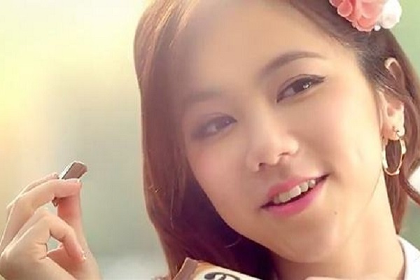 现在邓紫棋还是德芙代言人吗,邓紫棋德芙代言图