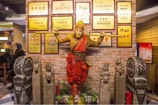 十五年只做一道菜天天排队卖断货,三十年只做一道菜八年卖出十个亿