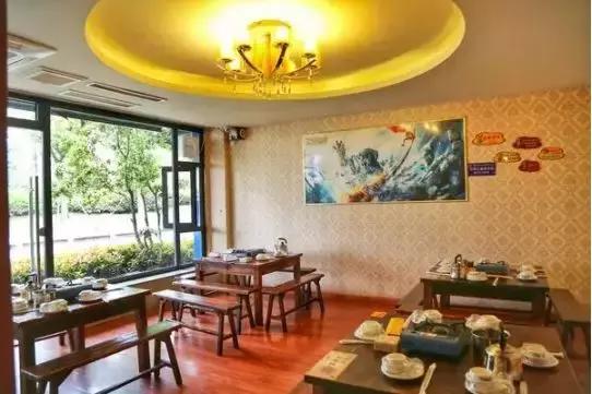 十五年只做一道菜天天排队卖断货,三十年只做一道菜八年卖出十个亿