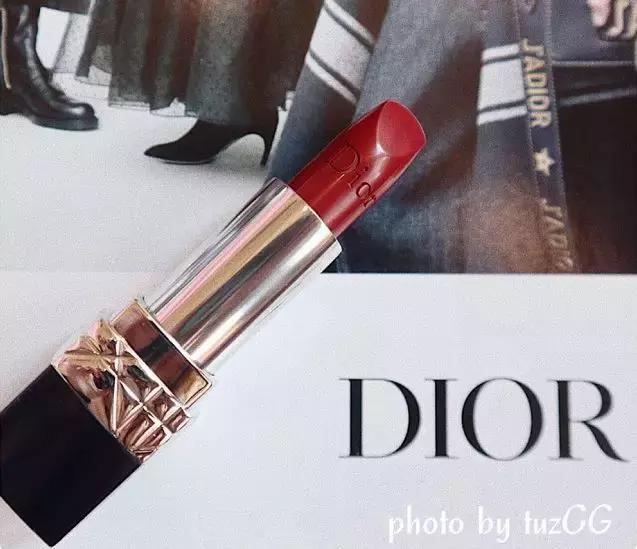 今秋来抹“红梨色”，巨显白巨好看！