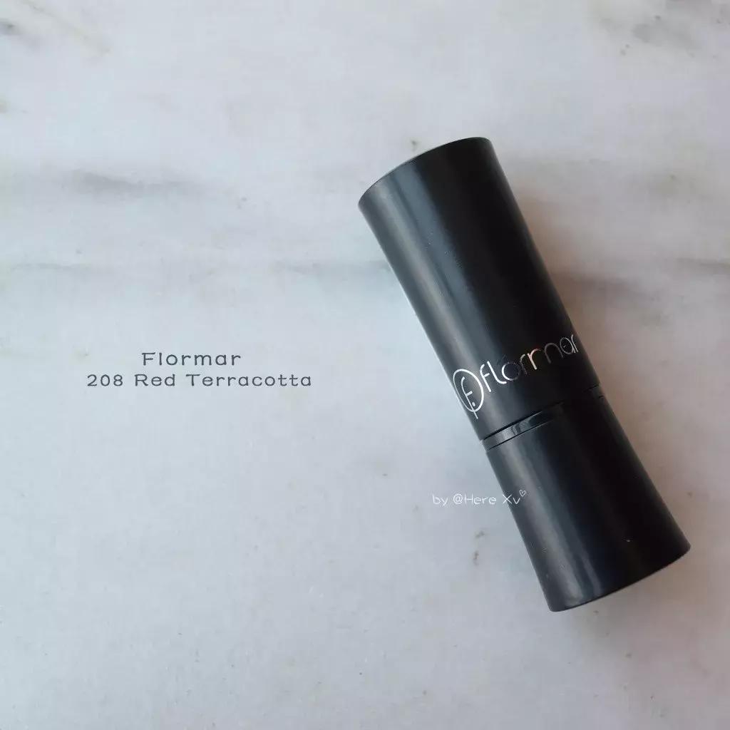 今秋来抹“红梨色”，巨显白巨好看！