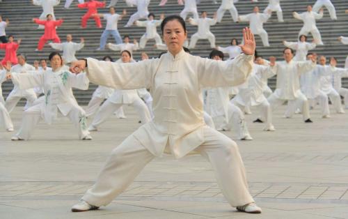 膝关节没有受伤但被固定会粘连吗,膝关节没有受伤