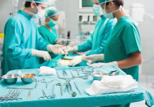 膝关节没有受伤但被固定会粘连吗,膝关节没有受伤