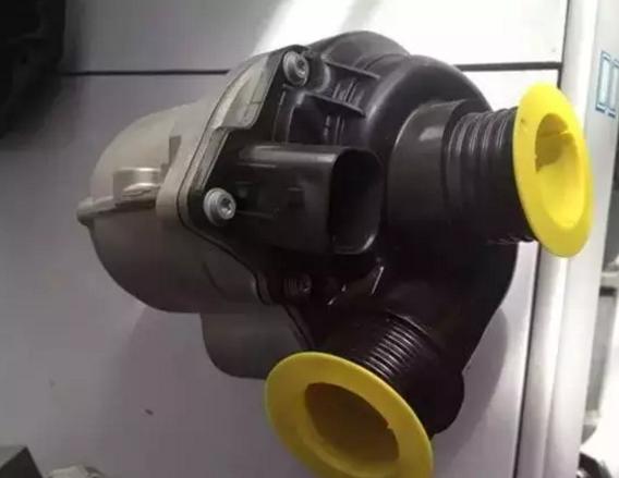 发动机里的冷却液如何排,发动机冷却液排空