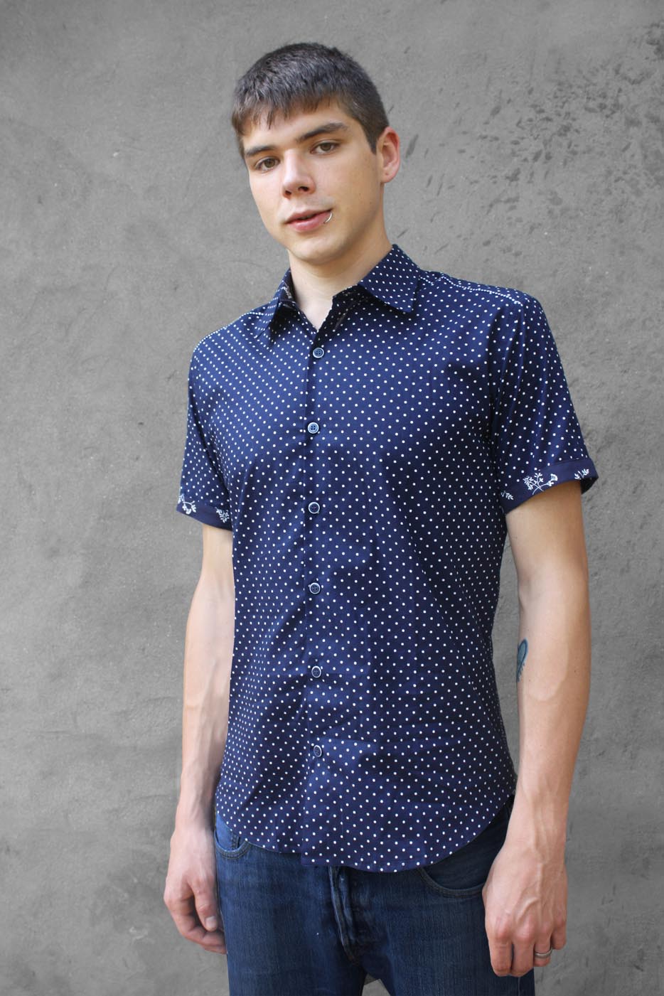 男士衬衫的夏季花式穿法,男士衬衫的时尚穿法图解