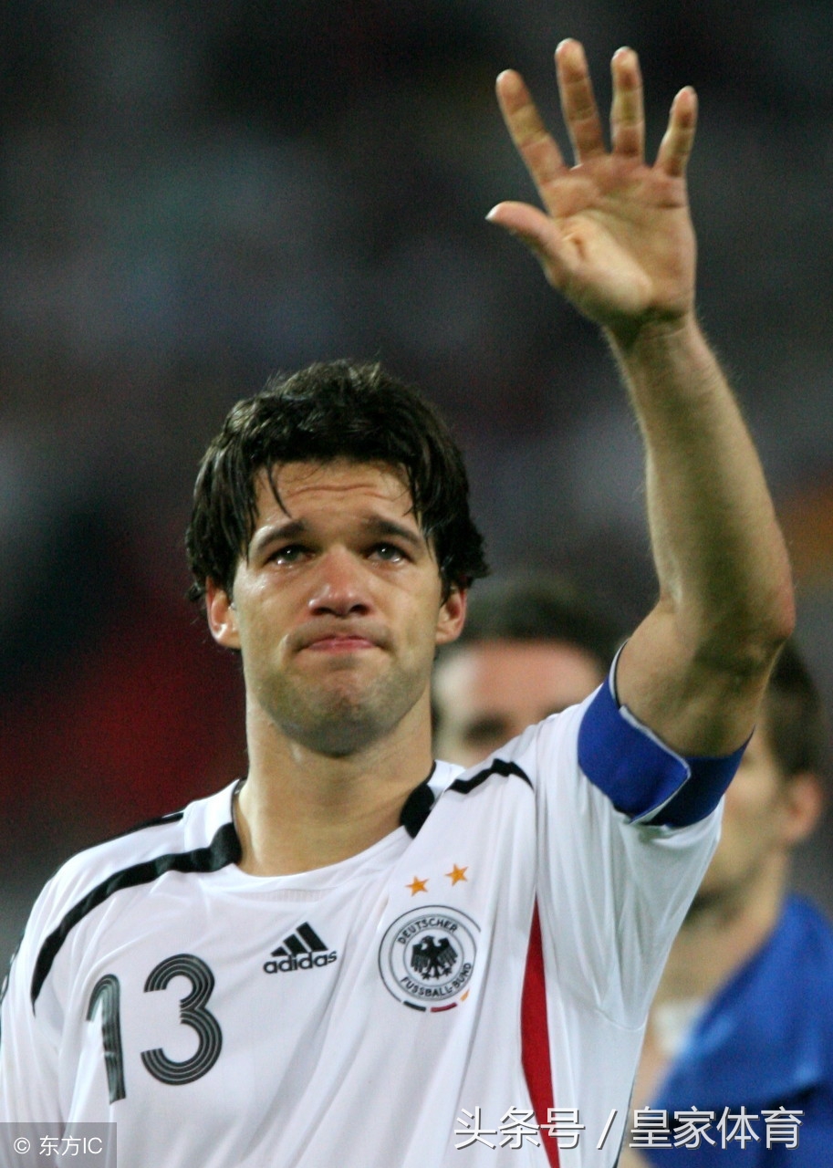 足坛1974年出生的球星,足坛历史最强球员力压罗纳尔多