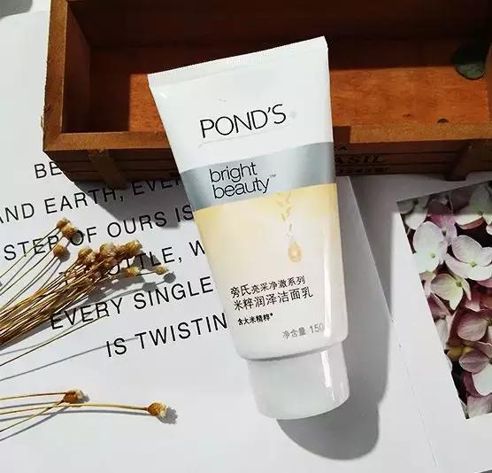 洗面奶没洗干净伤到皮肤,洗面奶没选对会脸红吗