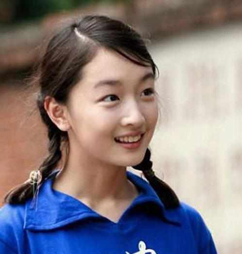 隐藏了8年的秘密，周冬雨家庭背景大曝光，实情竟令人难以置信！