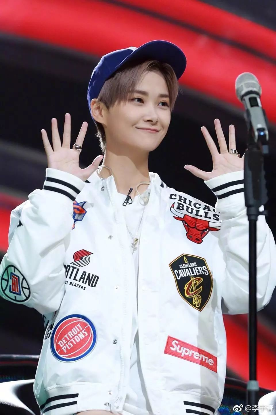 李宇春参加节目被粉丝亲,李宇春被粉丝吻是什么节目