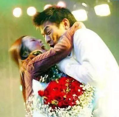 李宇春参加节目被粉丝亲,李宇春被粉丝吻是什么节目