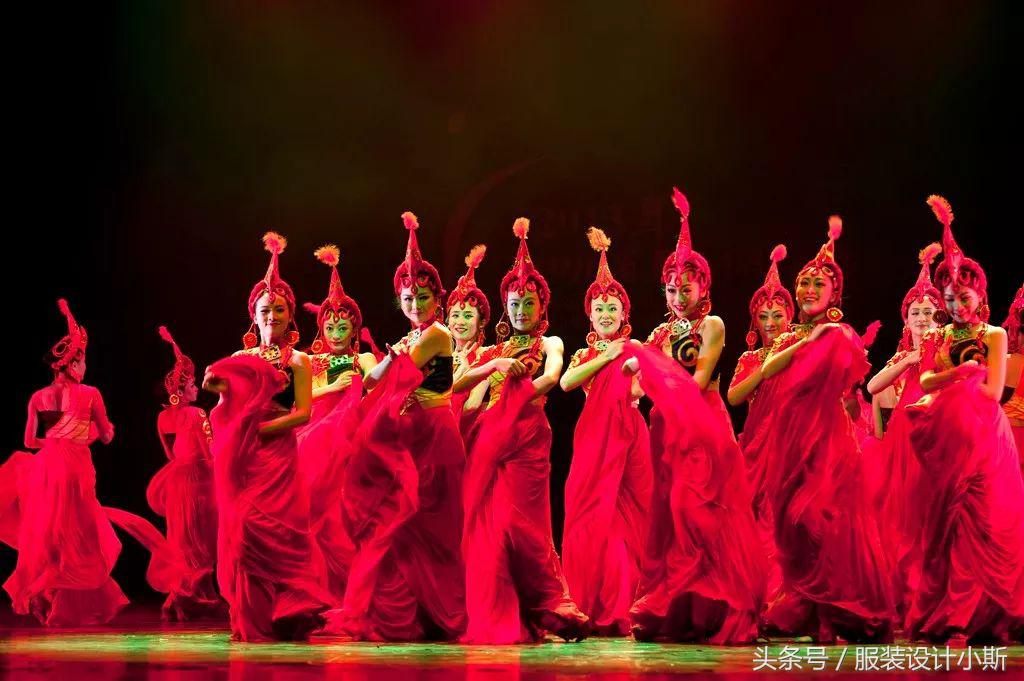 为啥少数民族衣服都那么好看,中国少数民族为什么少穿传统服装