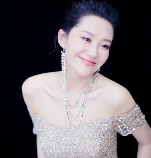 许晴与彭于晏的照片,许晴与彭于晏活动照