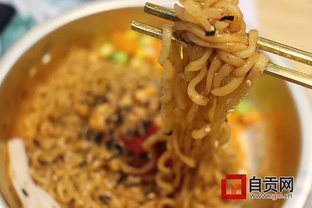 为什么饭店里的方便面那么好吃,第一次觉得方便面很好吃