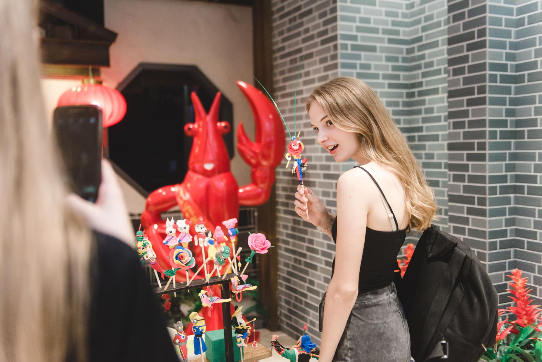 中国人买不起房子的有多少,中国普通人一辈子都买不起套房