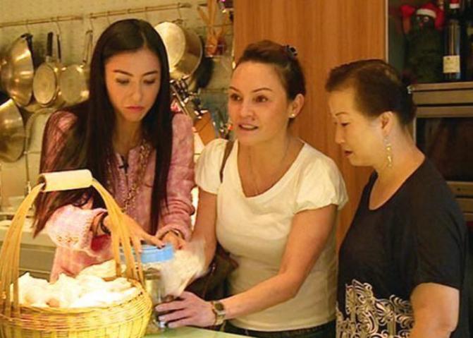 谢霆锋回应张柏芝三胞胎,张柏芝晒肚子隆起照引发猜测