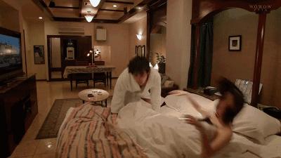 看似很荒谬,实则黑鸡汤,“情侣酒店”到底发生了什么!