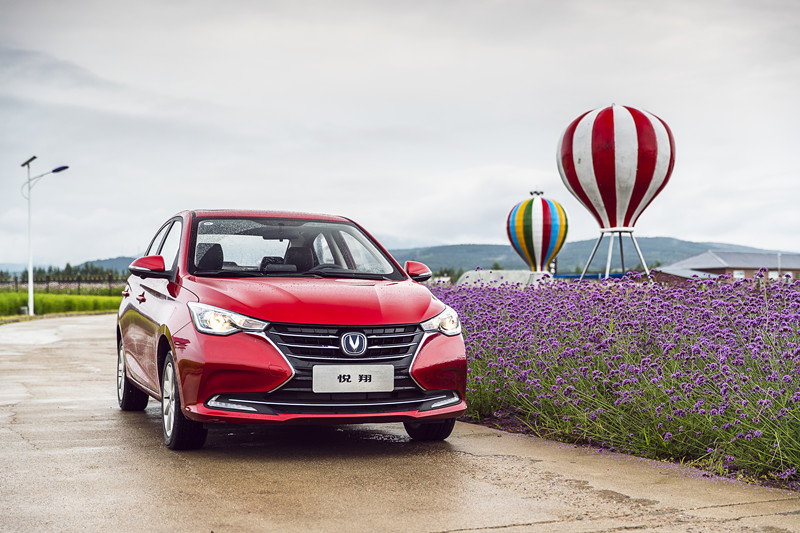 长安全新悦翔值得买吗,长安悦翔两厢2010款1.5豪华型评测